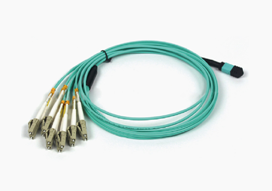 MTP to LC fanout cable OM4   1